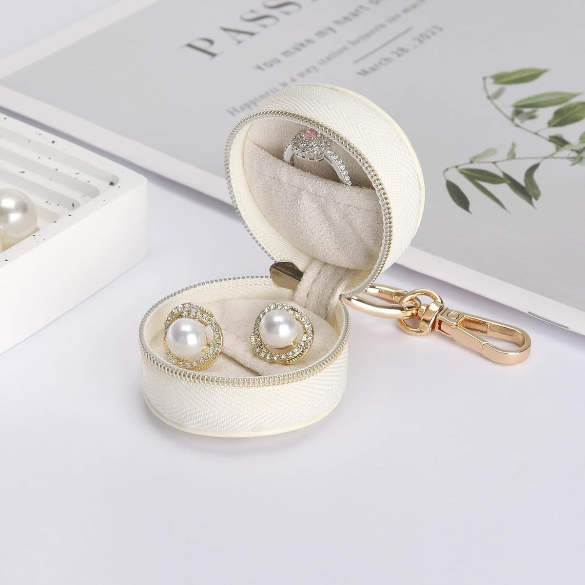 Ring Case White